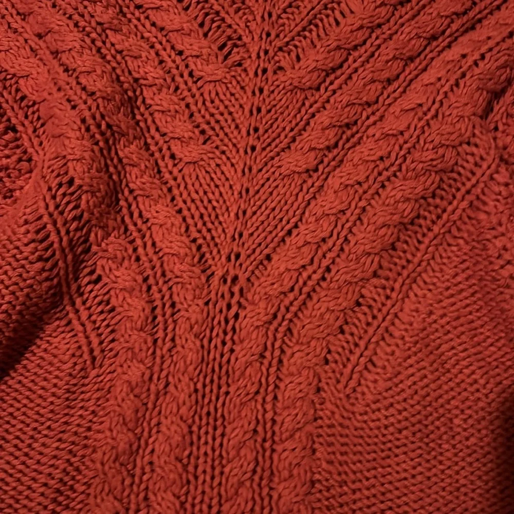 Cold Shoulder Chunky Knit Sweater - Picture 5 of 6